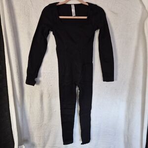 NWOT Soo Slick Womens Black Long Sleeve Jumpsuit Size Medium.